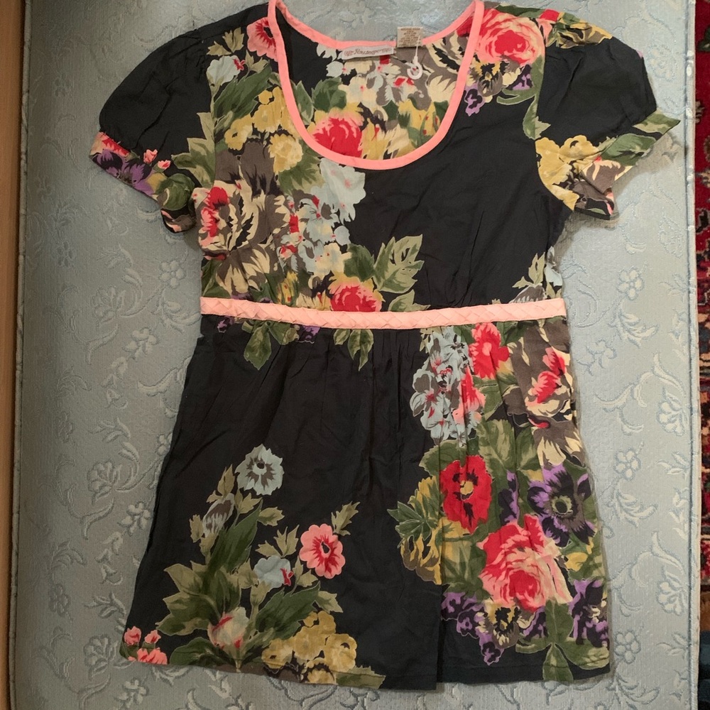 Very cute Floral Periscope babydoll style top